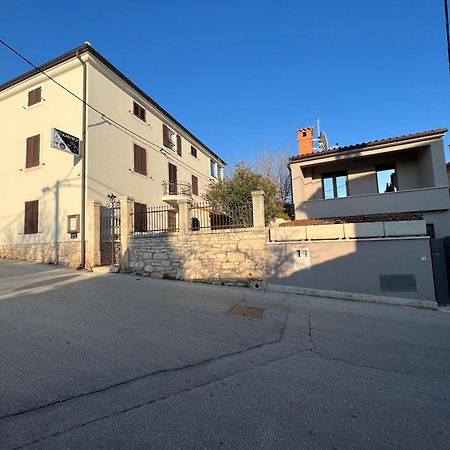 Alison Apartments Premantura Luaran gambar