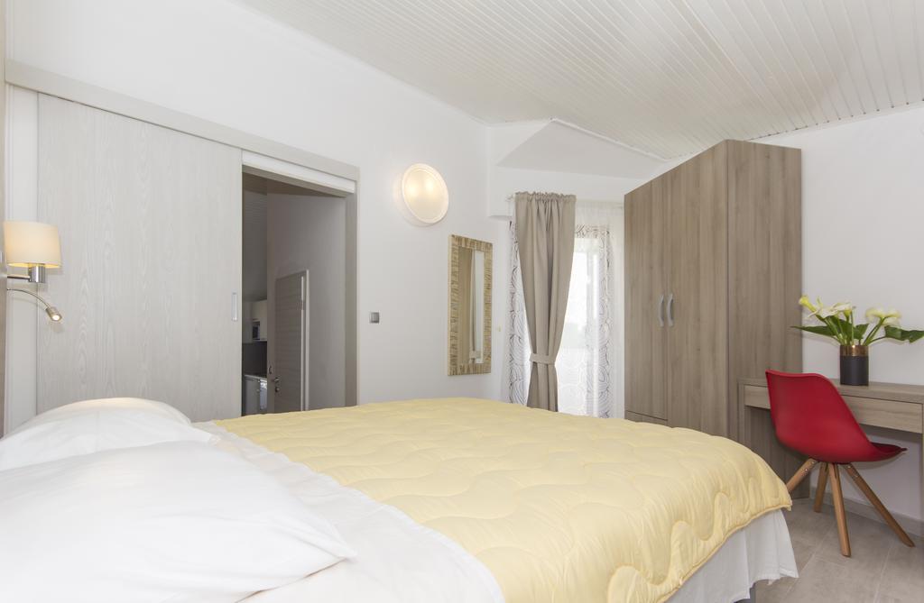 Alison Apartments Premantura Luaran gambar
