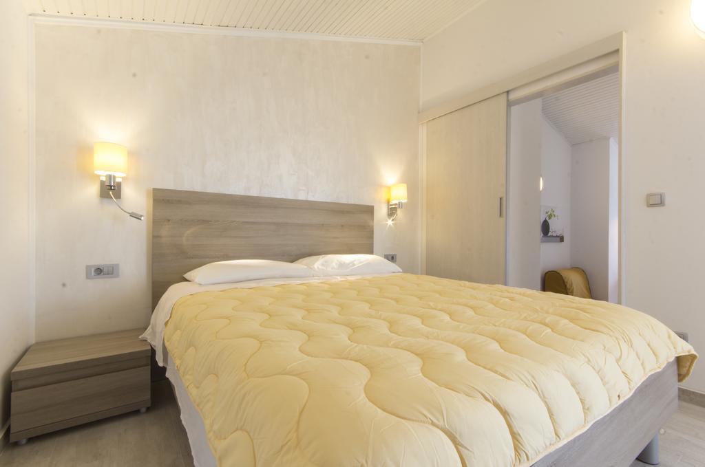 Alison Apartments Premantura Luaran gambar